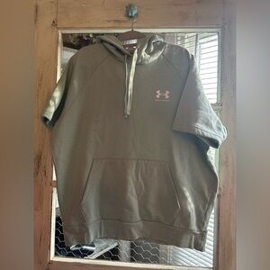 Under Armour | Green Short Sleeve Hoodie